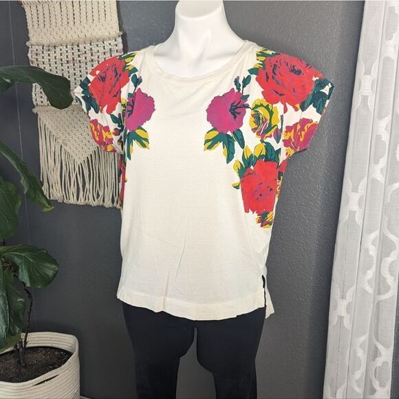 Anthropologie Rose Printed Super Soft White Floral T-shirt - Picture 4 of 8